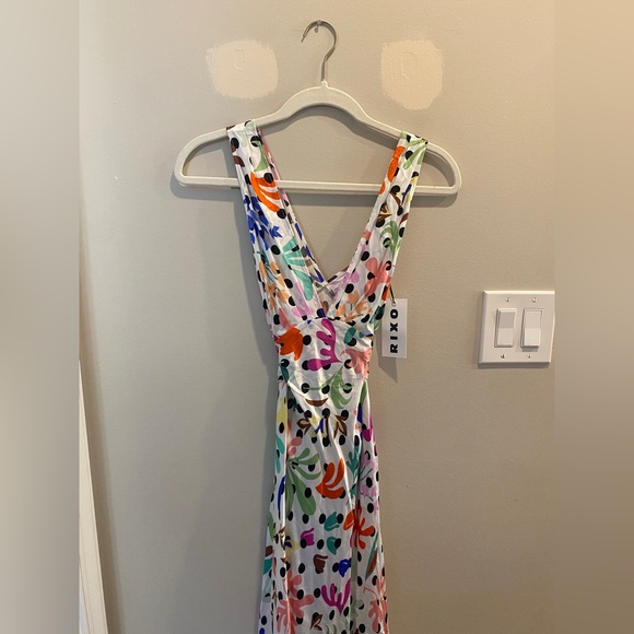 New with tags! RIXO Lauriane Sleeveless V-Neck Midi
Dress - Size Small - Picture 7 of 8